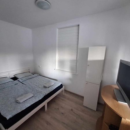 Sarga311 Ueduelohaz Szeged Villa Dış mekan fotoğraf