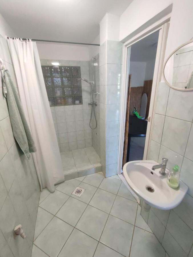 Sarga311 Ueduelohaz Szeged Villa Dış mekan fotoğraf