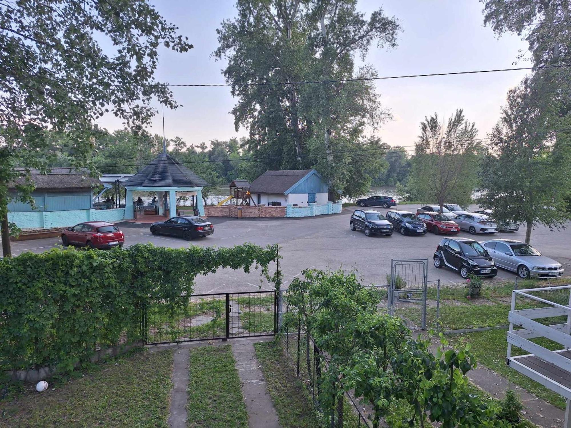 Sarga311 Ueduelohaz Szeged Villa Dış mekan fotoğraf